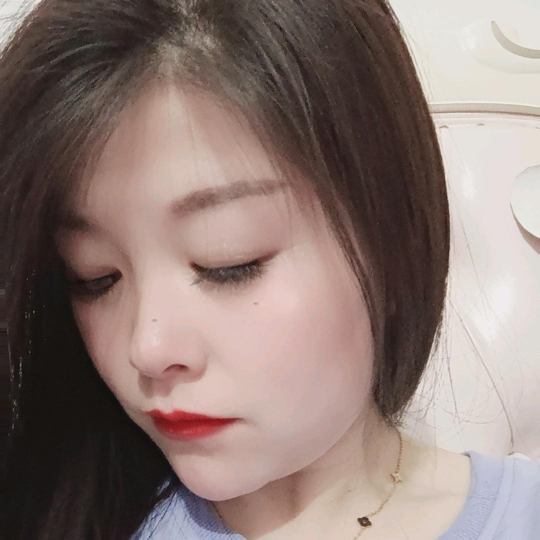 嘴角掩盖不了心殇