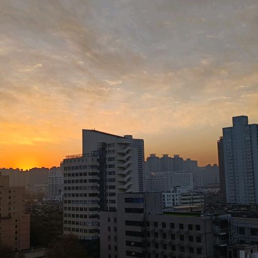 梁毅樊