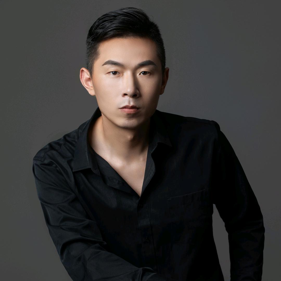 龙哥说