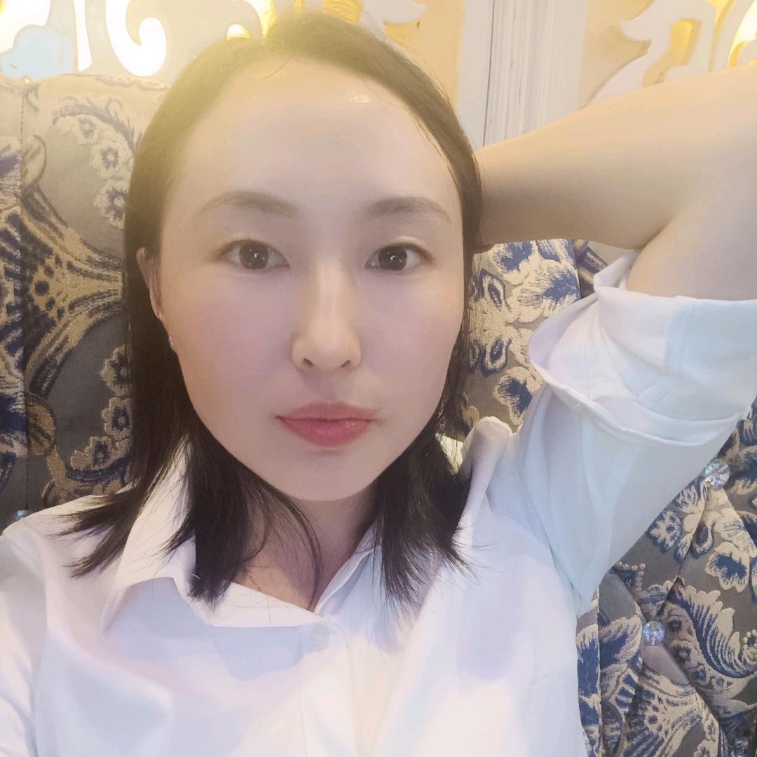 淡然一笑