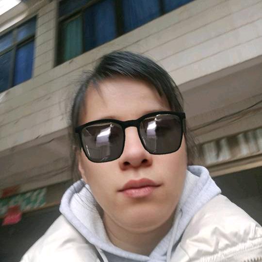 方容碧，烟花爆竹🧨