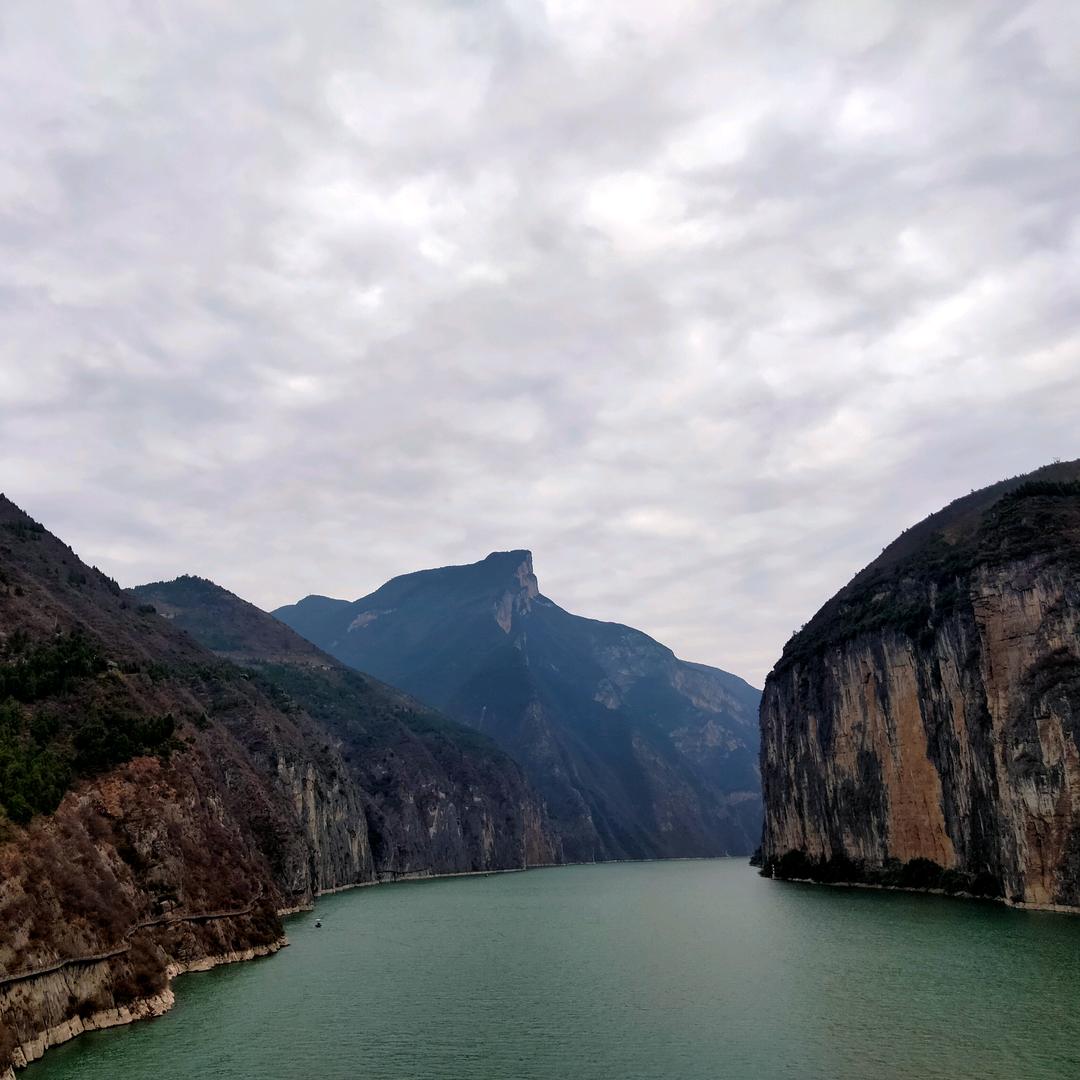 网红杯壶、吹瓶、太空杯、塑料瓶源头生产