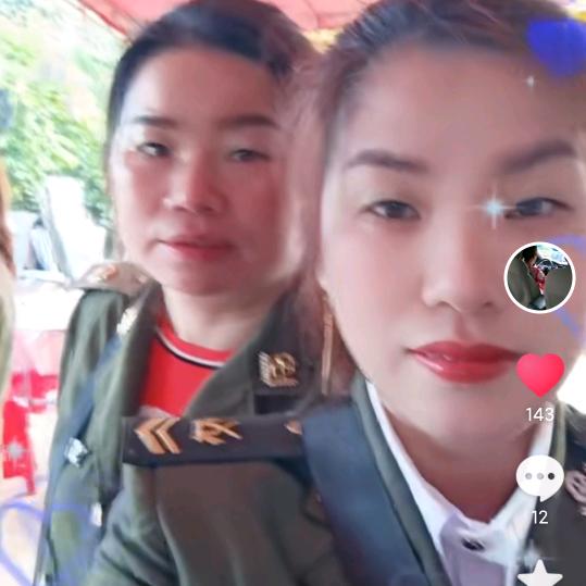 糊涂些更快乐，超霞