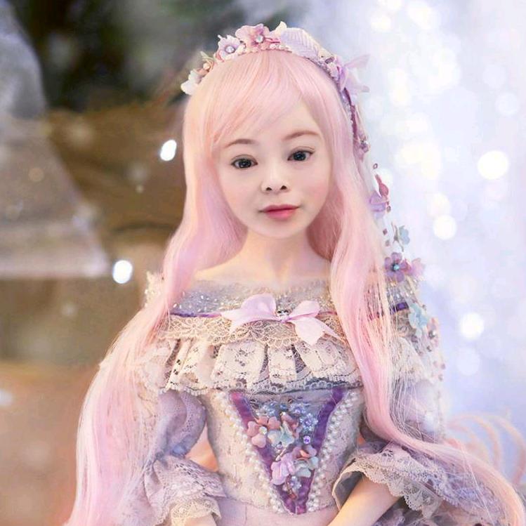 凌香.
