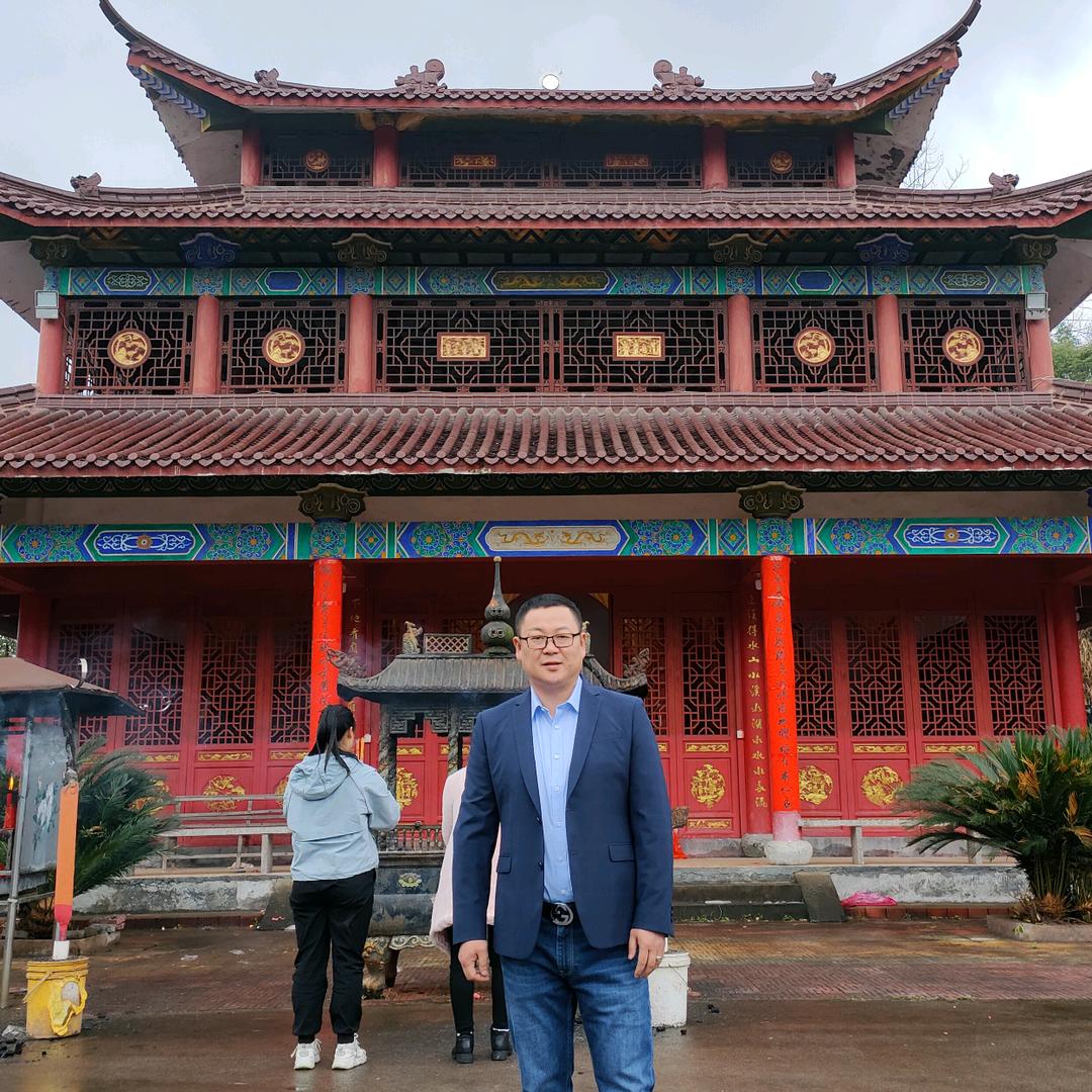 挺哥(ง •̀_•́)ง加油