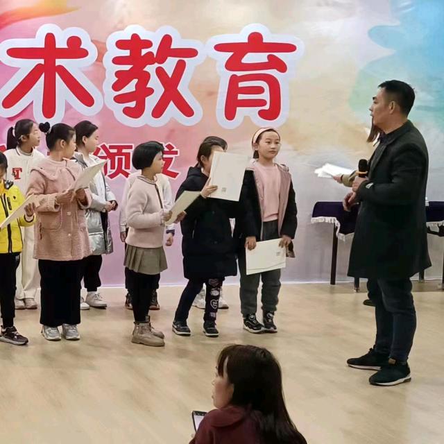 石首美术培训  达芬奇美术教育