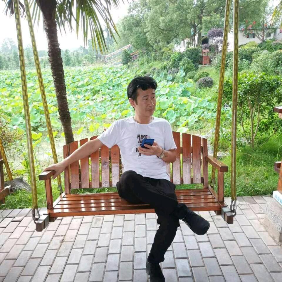我是做地砖装修，内外装修，宾馆，别墅，