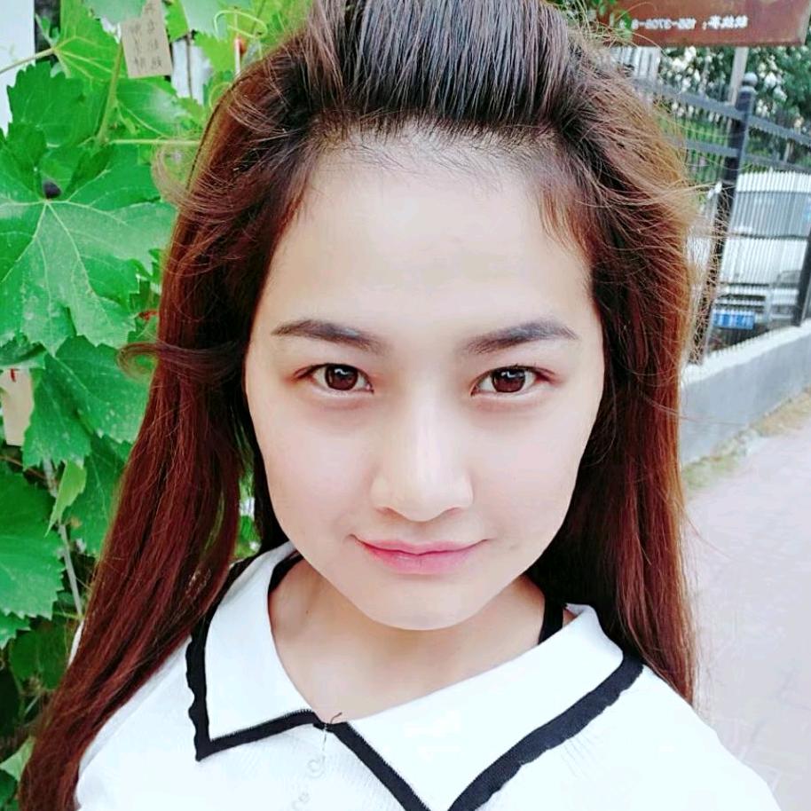 做喷涂的小姐姐