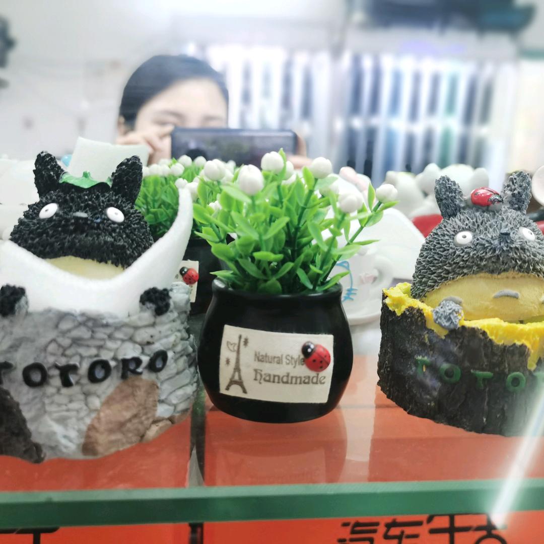 小小小、小靳