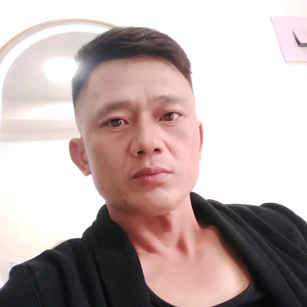 覃能捕捉《秀山出租车司机》