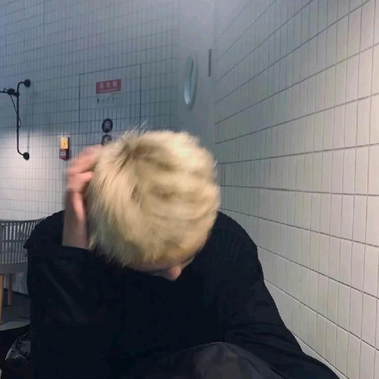 爱打怪兽的男人🤖