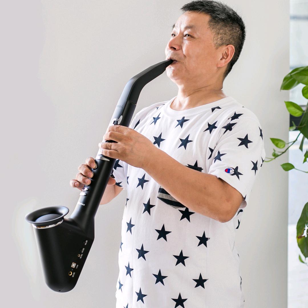 电吹管张本占