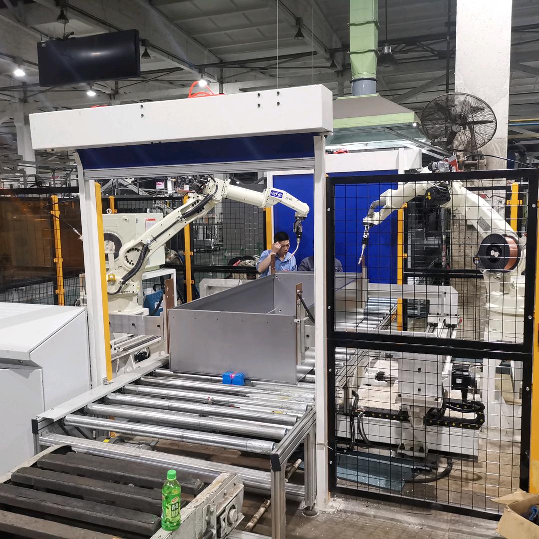 工业机器人彭益静