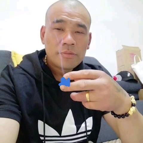张尿罐