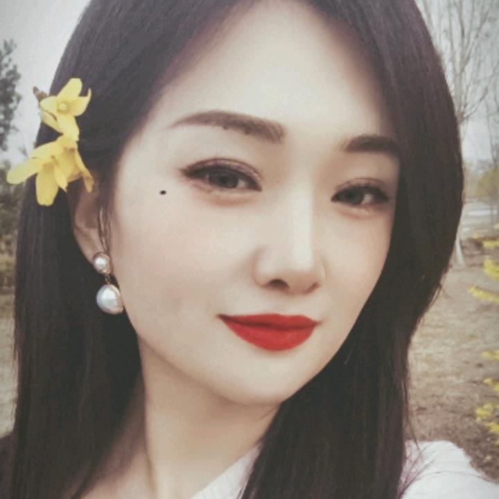 迷人的小眼神~