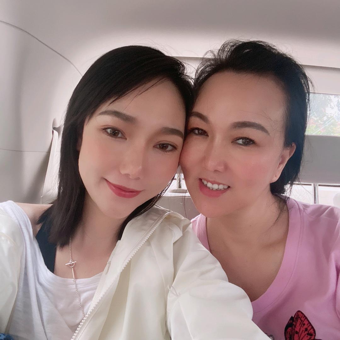 简👄
