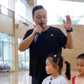 幼儿园里的舅舅老师（请不要连赞！）