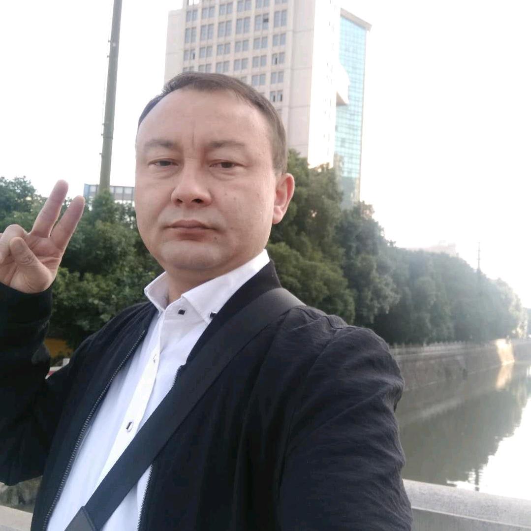 阿洪·吾布力