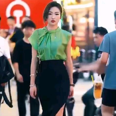 做美容的夏夏