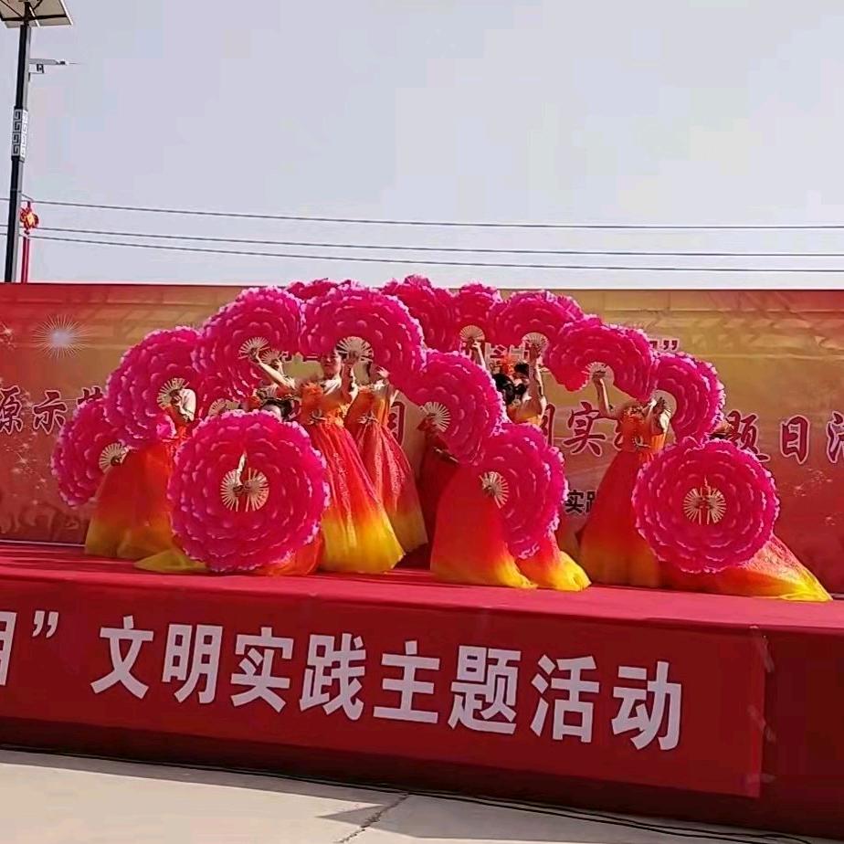 新乡市平原新区凤湖艺术团