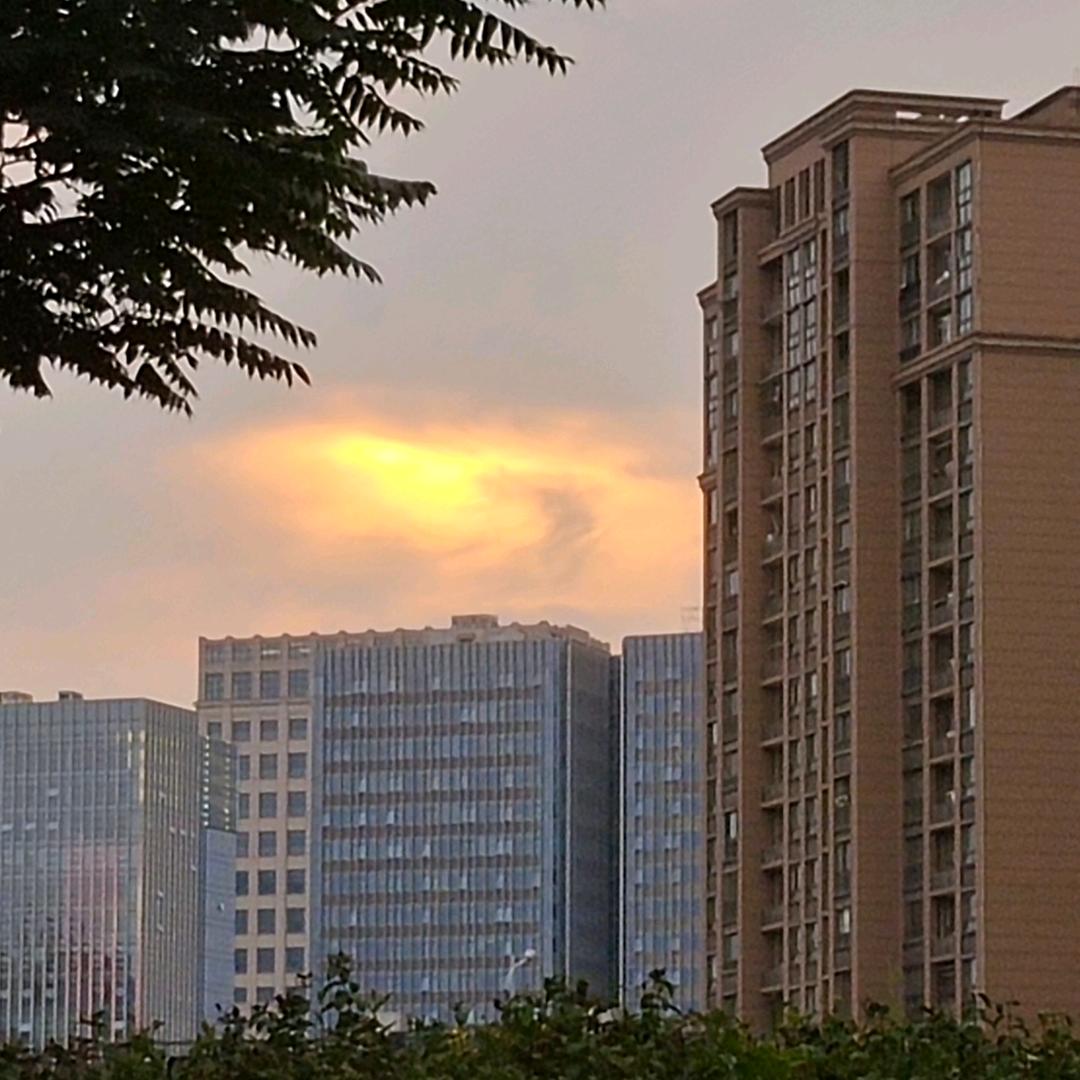 嗨。。。。好