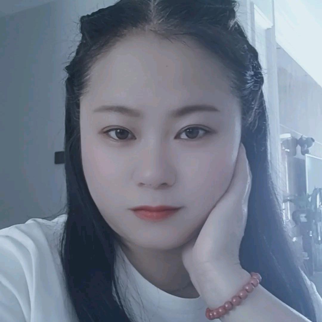 梁小姐L