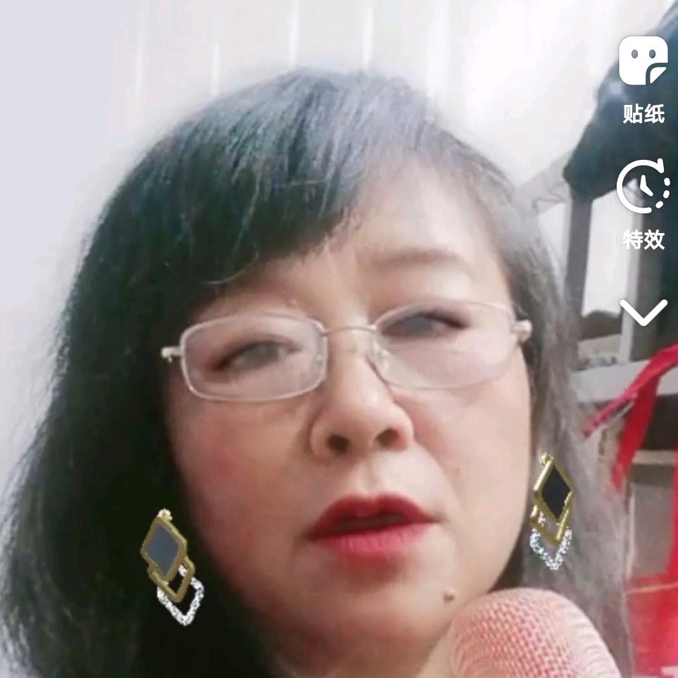 笑看沧桑，轻风云淡