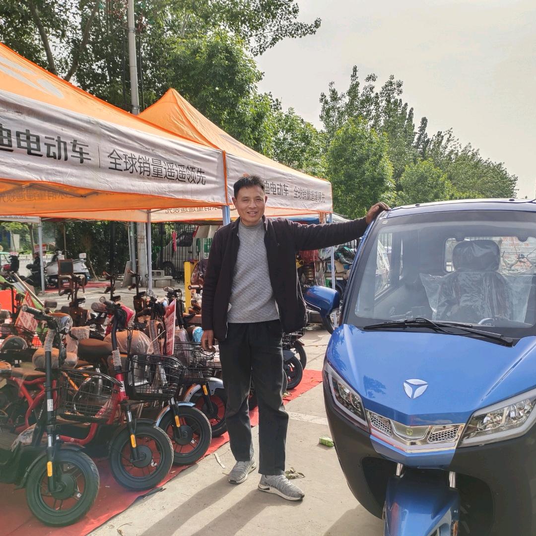 雅迪电动车龙泉店