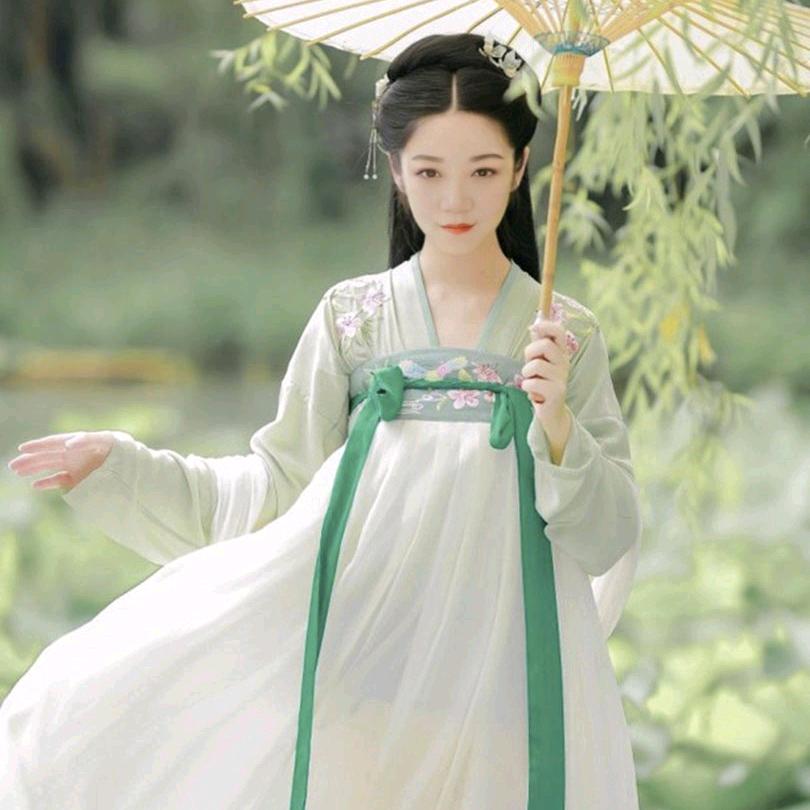 回族阿依莎拒私聊。