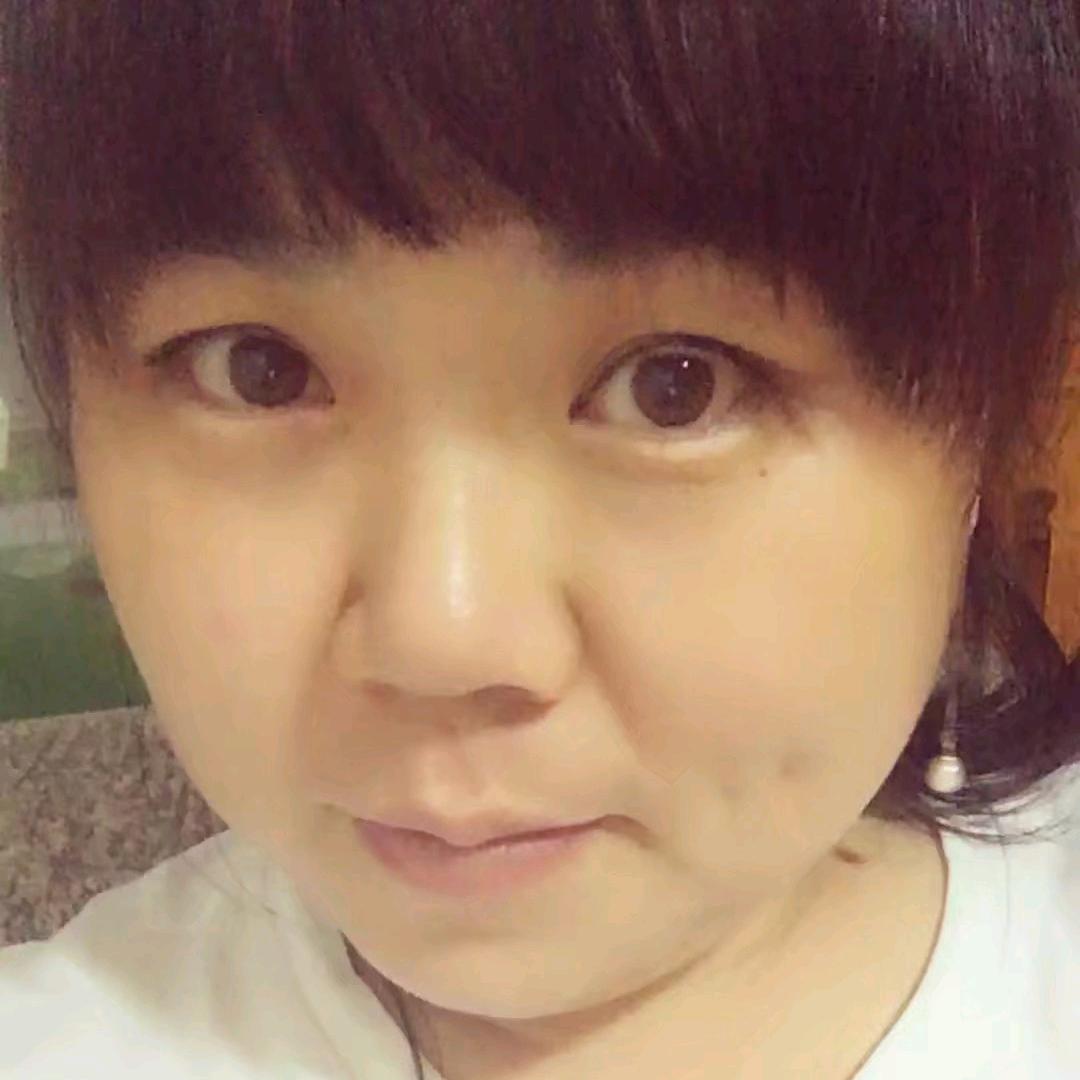 可爱的宝宝嘻嘻