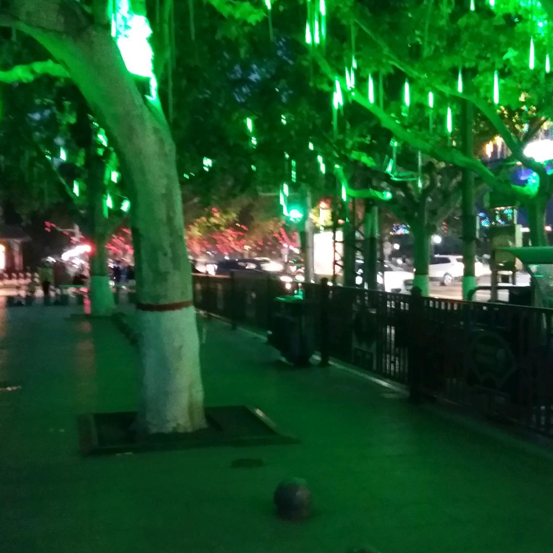 新，：平凡的人