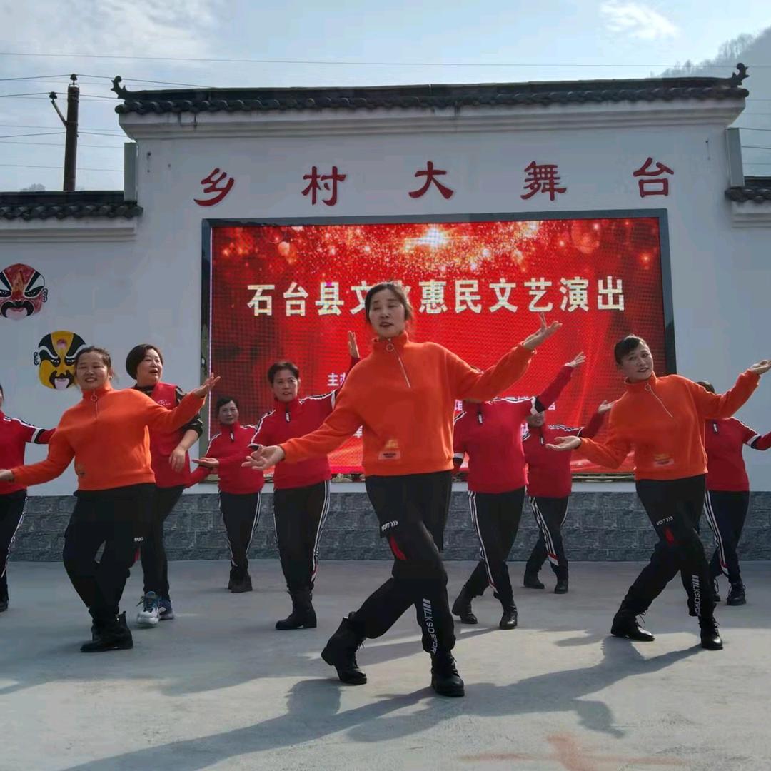 兰关映山红健身队