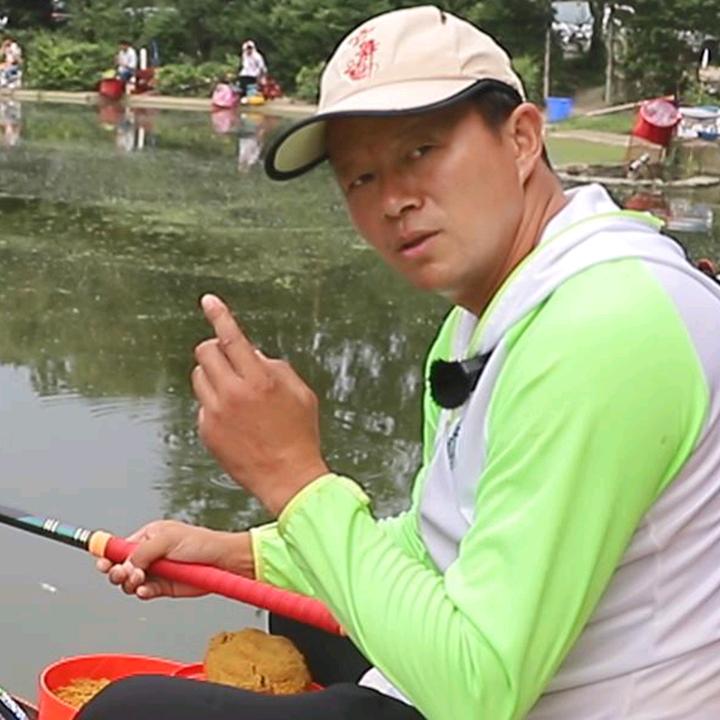 黄富贵钓鱼（队长）