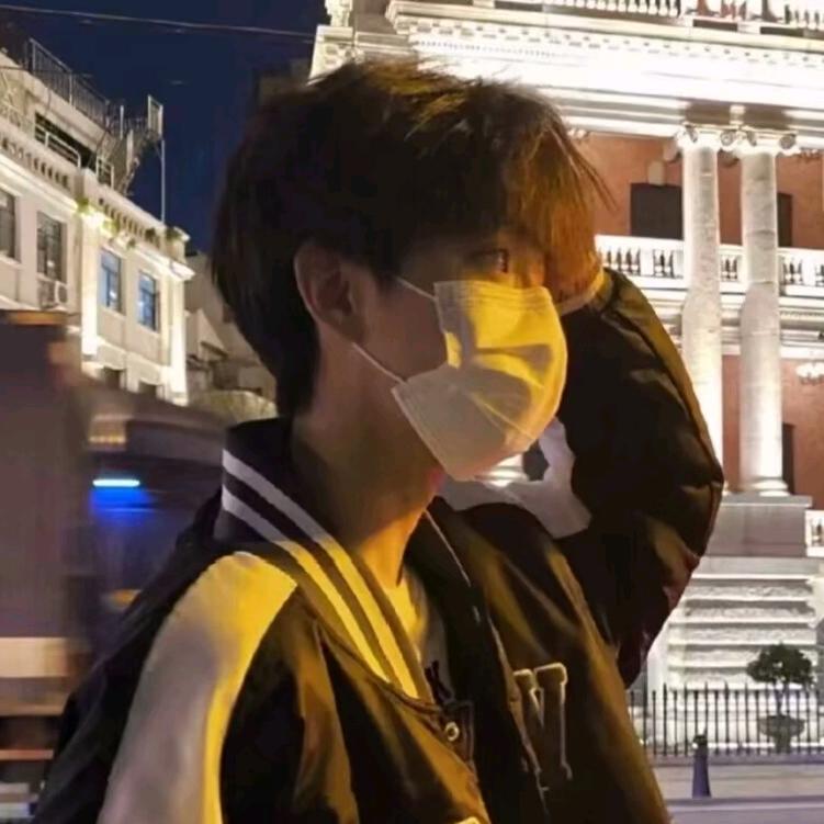 奶茶给我喝一口