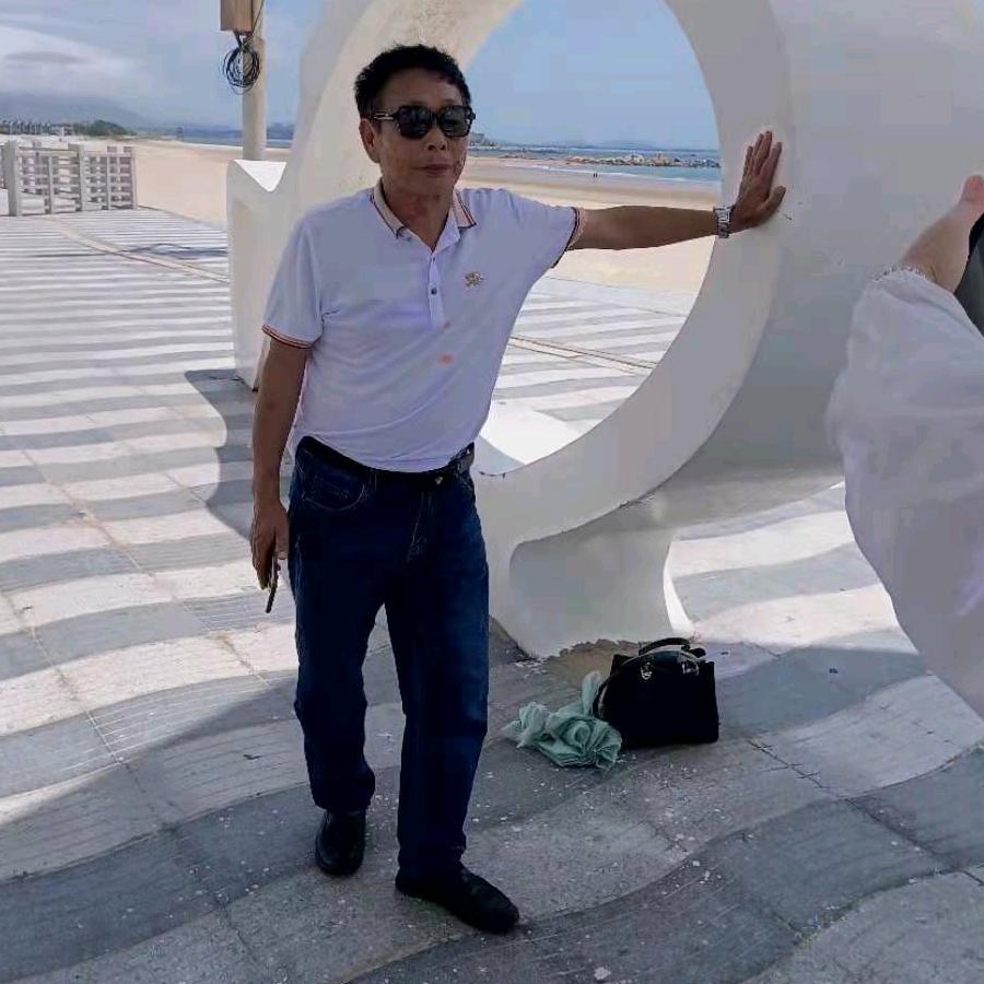 潘求凯