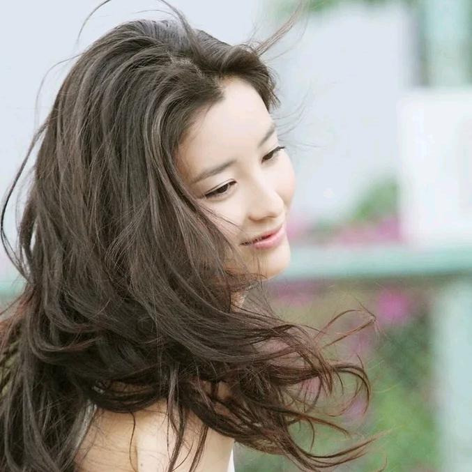 吕易圣商贸