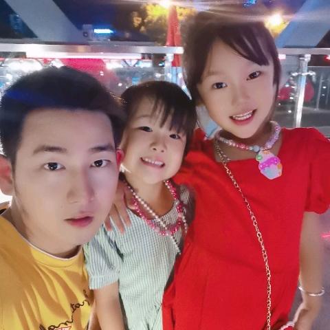 @铭动游泳中心小谢