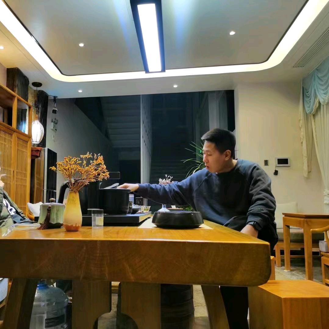 龙龙（不爱上班版）