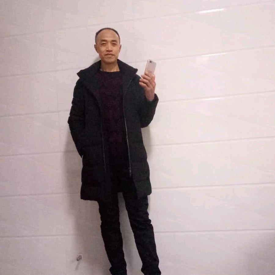 军哥（爱好唱歌结交爱歌友友