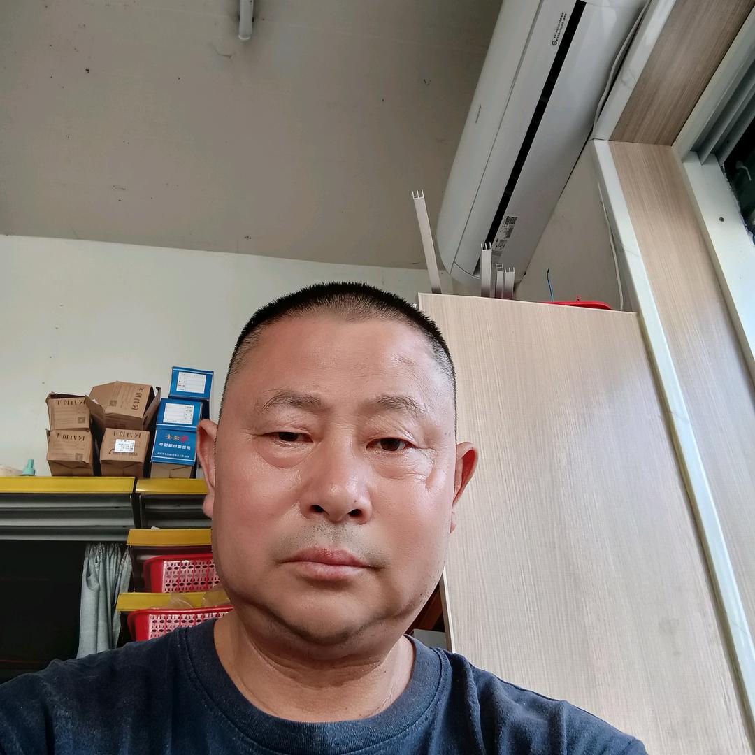 菀坪银忠配钥匙店，