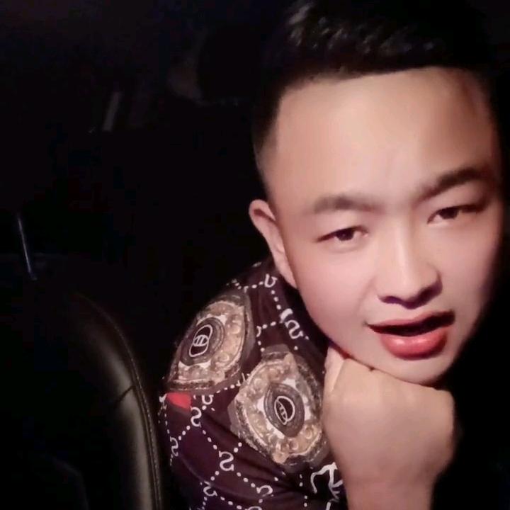 小哥挑厂