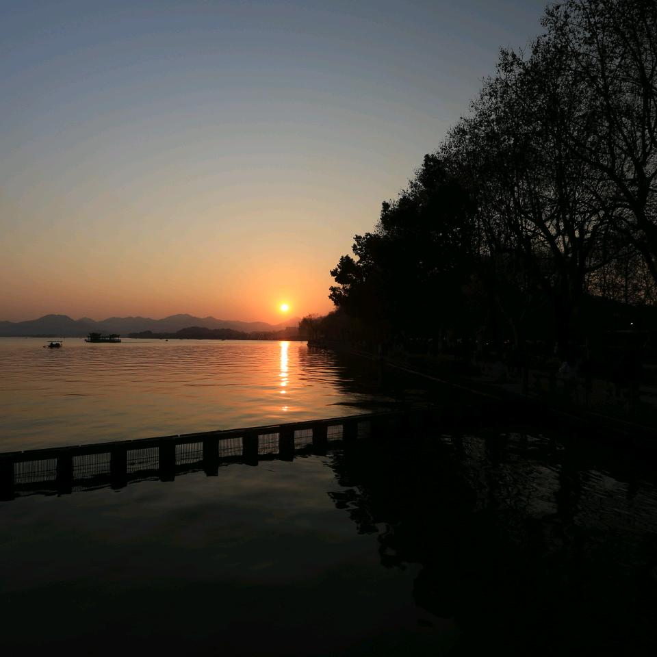 哭泣不等于悲伤