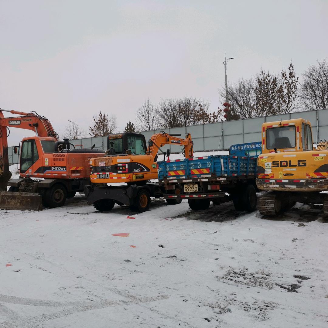 乌苏市聚鑫达工程机械租赁