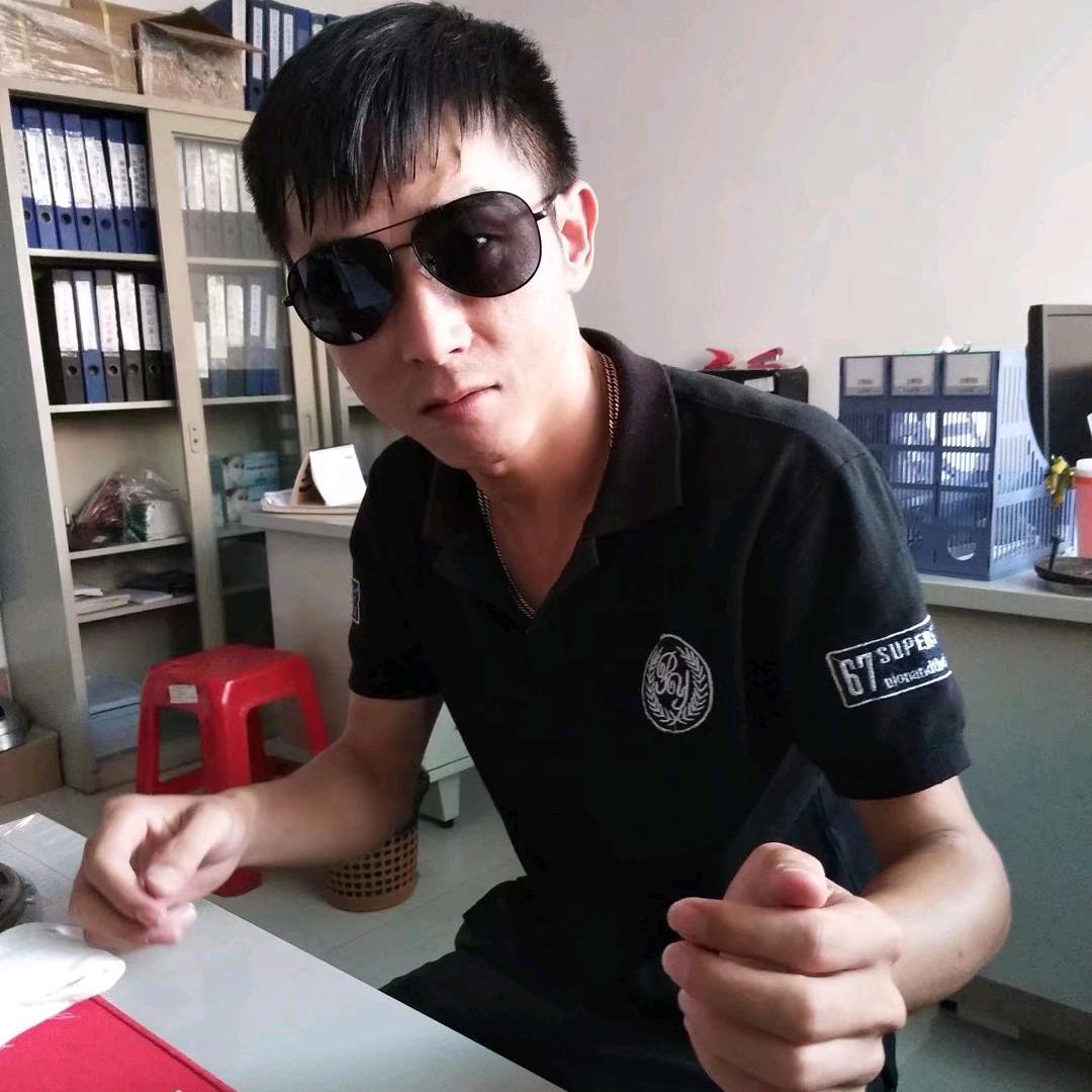 @谁伴我闯荡@