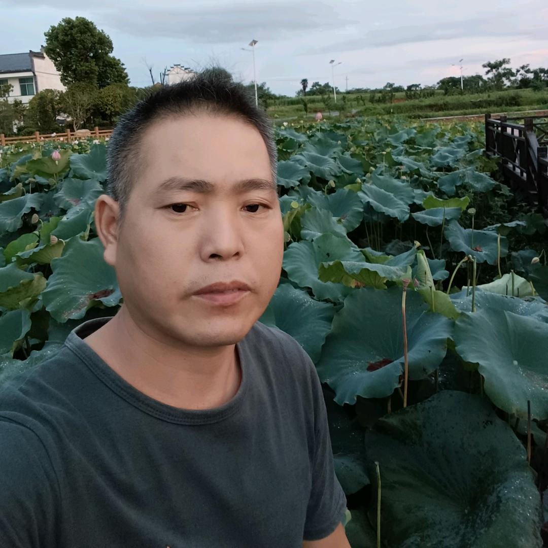 金海春，江西鄱阳县