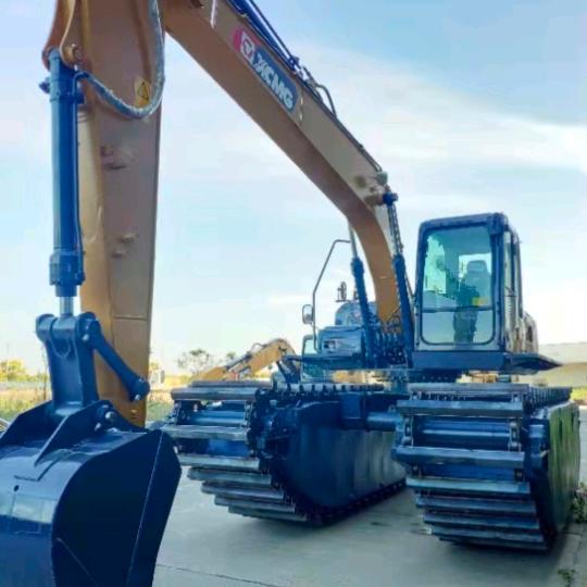 水陆挖机出租。