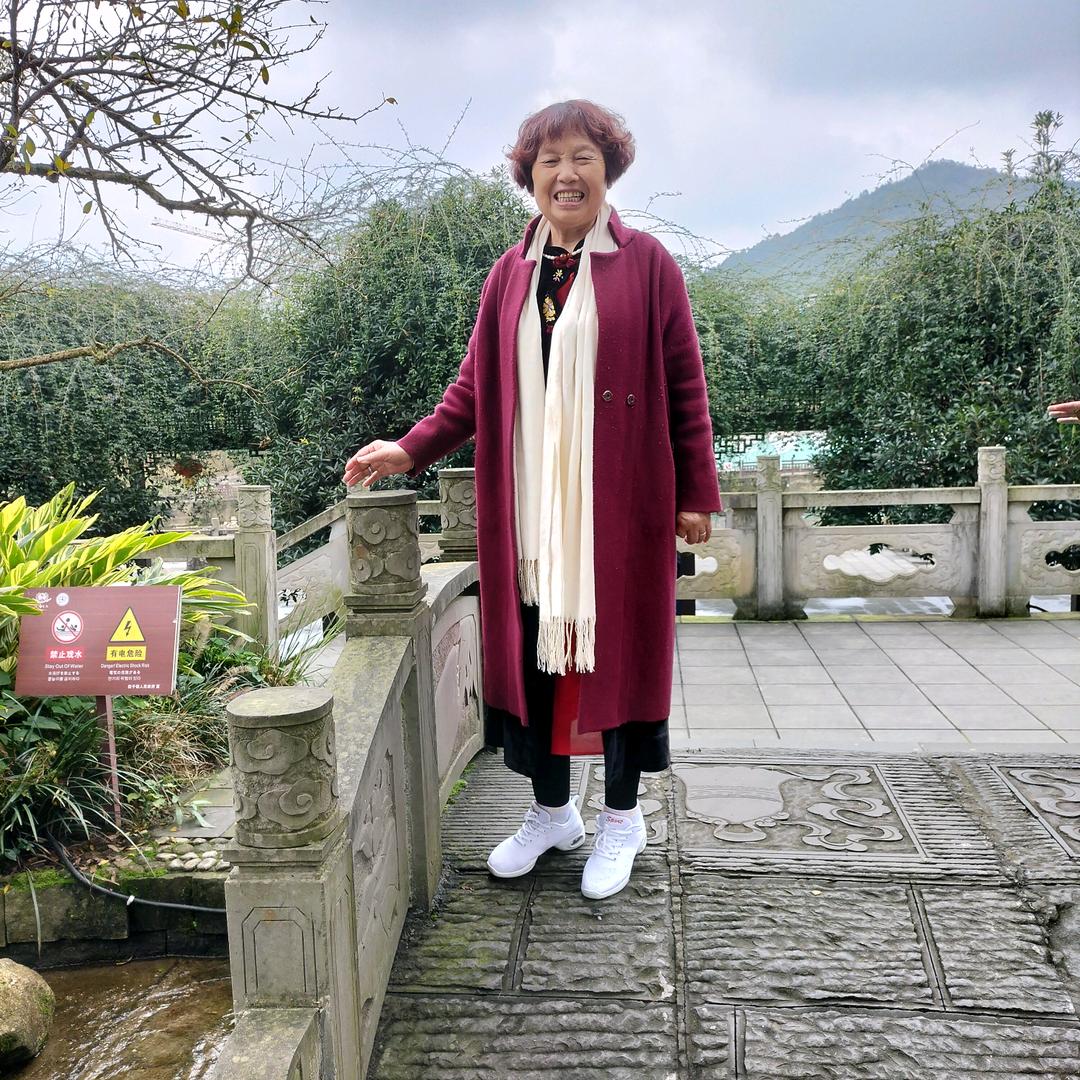 成明贵