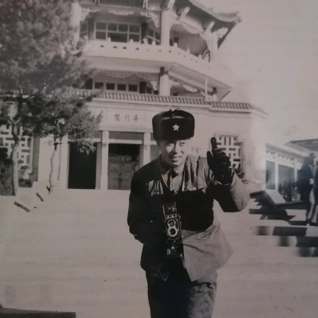大山自改床车山上一朵云（大山自驾游051