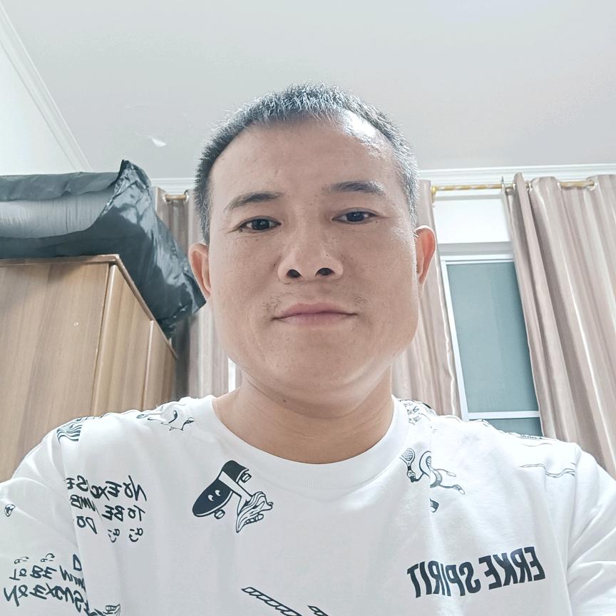 江某