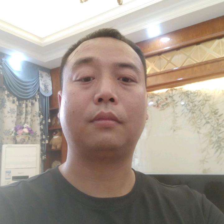 何志明